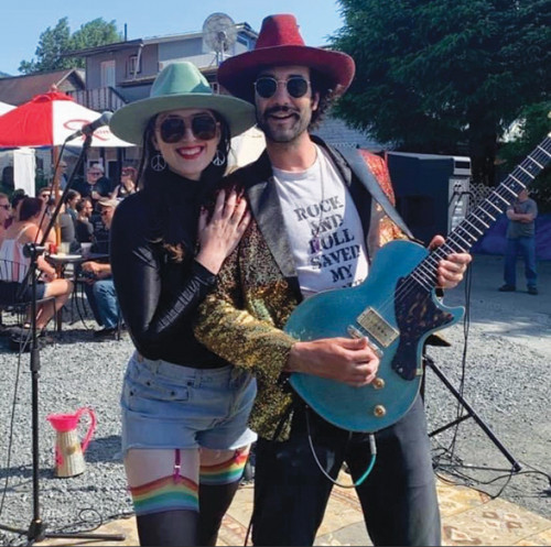 Sarah Fine '18 and Thomas Walsh '17, performing as the rock band Del Gatto, are known for their satorial flair.