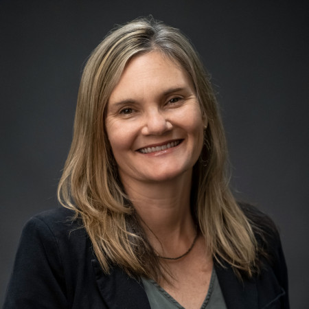 Liz Crosson Headshot