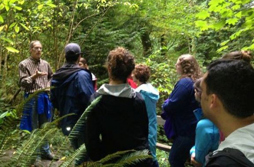 Professor Rohlf leading Legal Ecology field trip in Tryon Creek Park